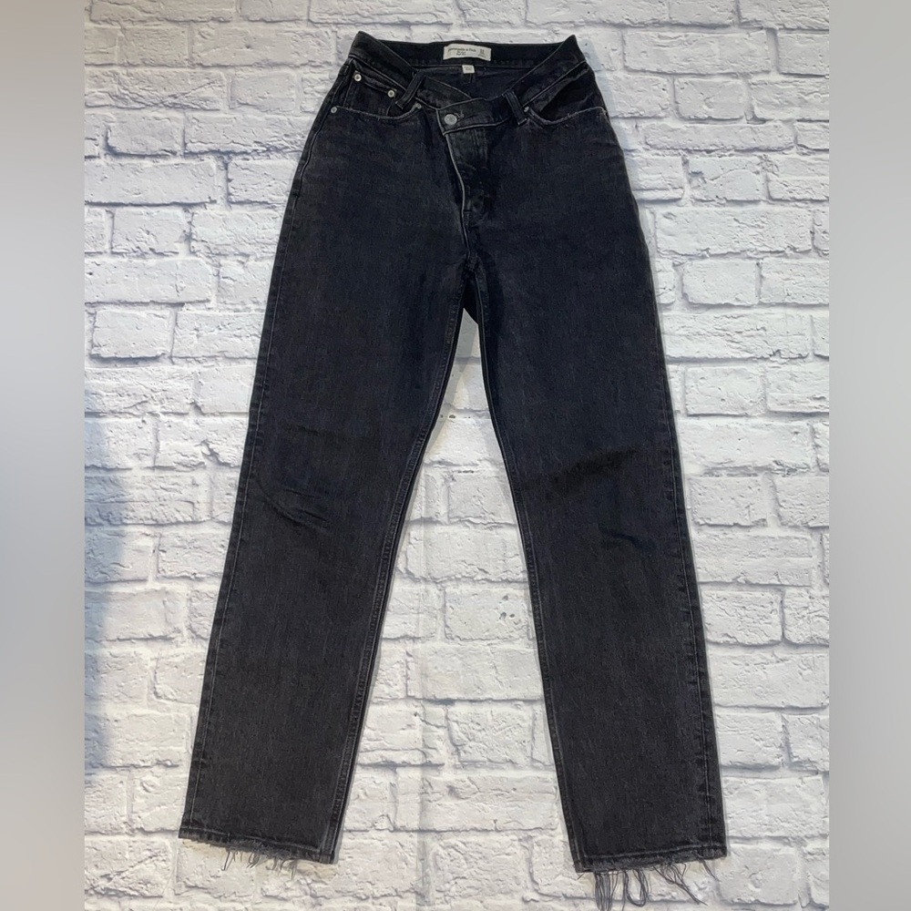 Abercrombie & Fitch The Dad High Rise Black Jeans